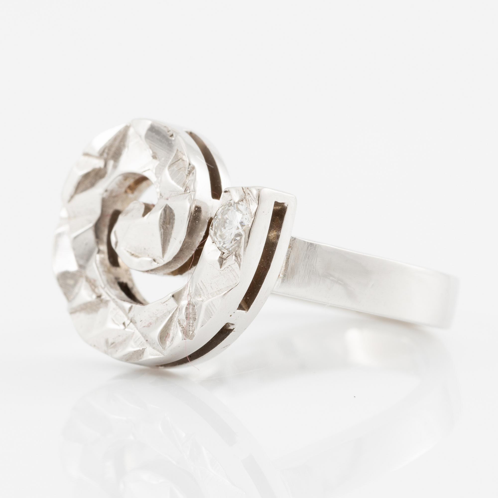 Rey Urban, ring, 18K white gold with brilliant-cut diamond 0.10 ct according to engraving. Stockholm 1977.