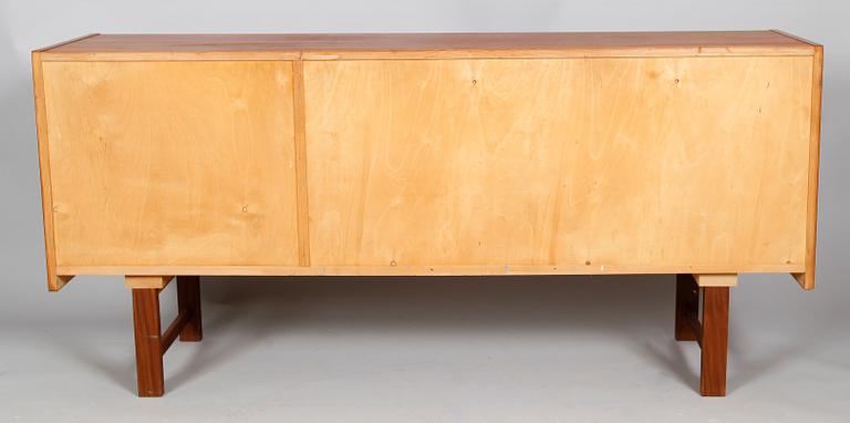 SIDEBOARD, 1970-tal.