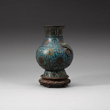 A cloisonné vase, Ming dynasty (1368-1644).