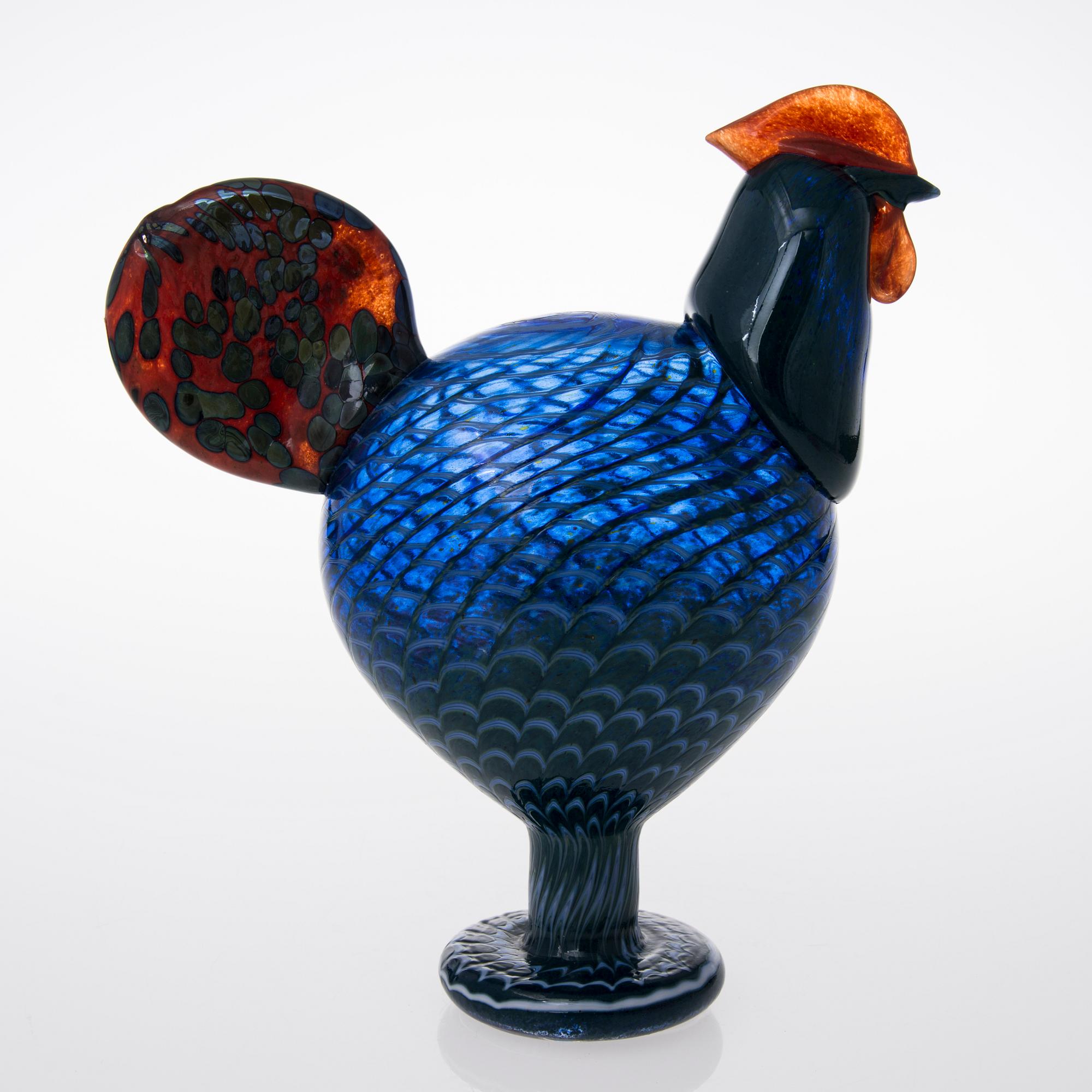 A glass bird signed O. Toikka, Nuutajärvi.