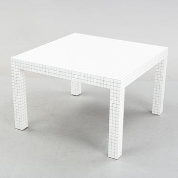 A model 2600 'Quadrema' table by Superstudio for Zenotta, designed in 1970.