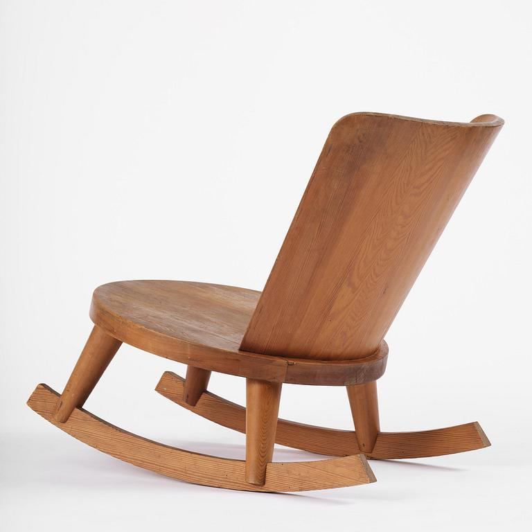 Steneby Hemslöjdsförening, gungstol, furu, 1930-40-tal.