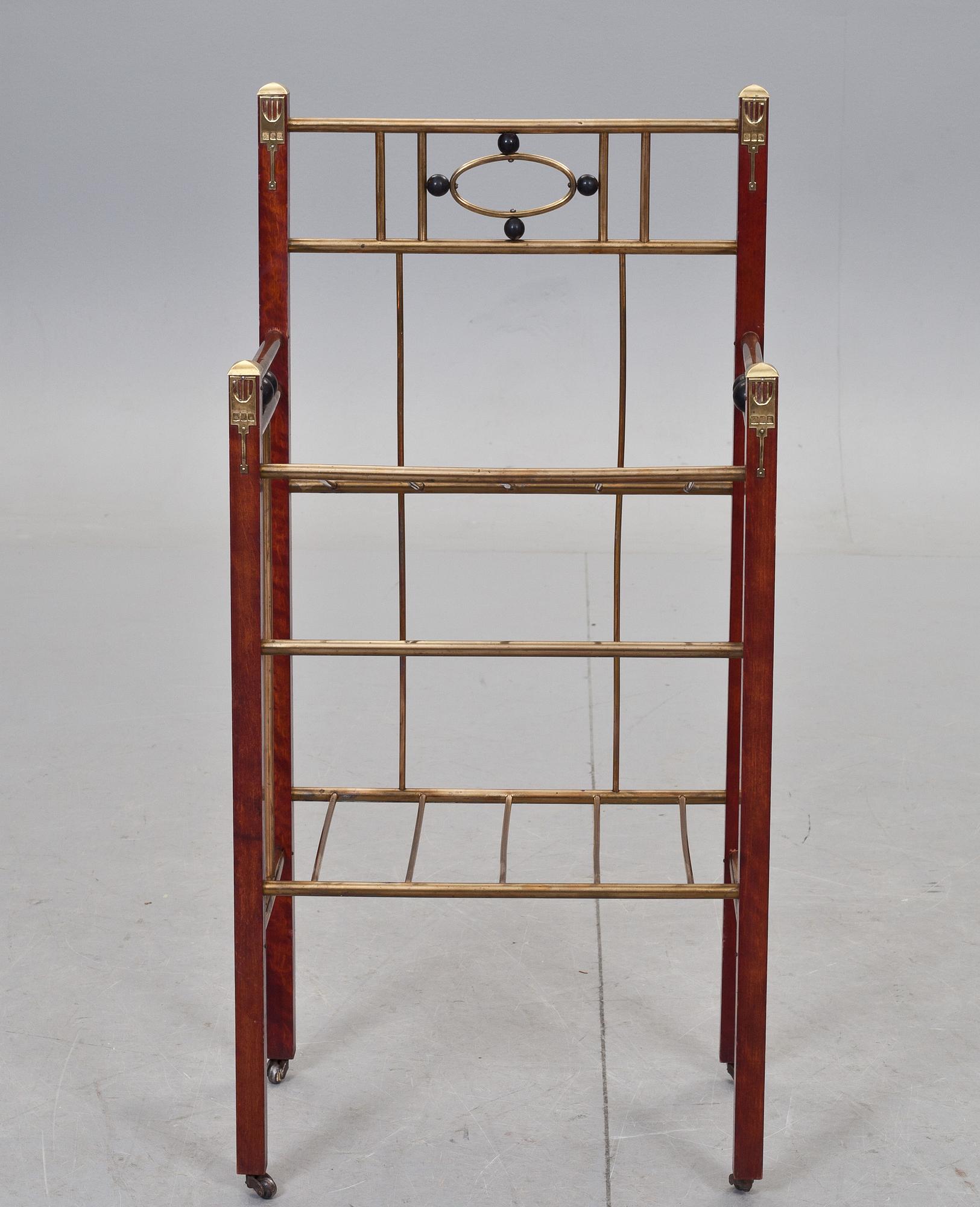 TIDNINGSSTÄLL/NOTSTÄLL, 1900-talets första hälft.