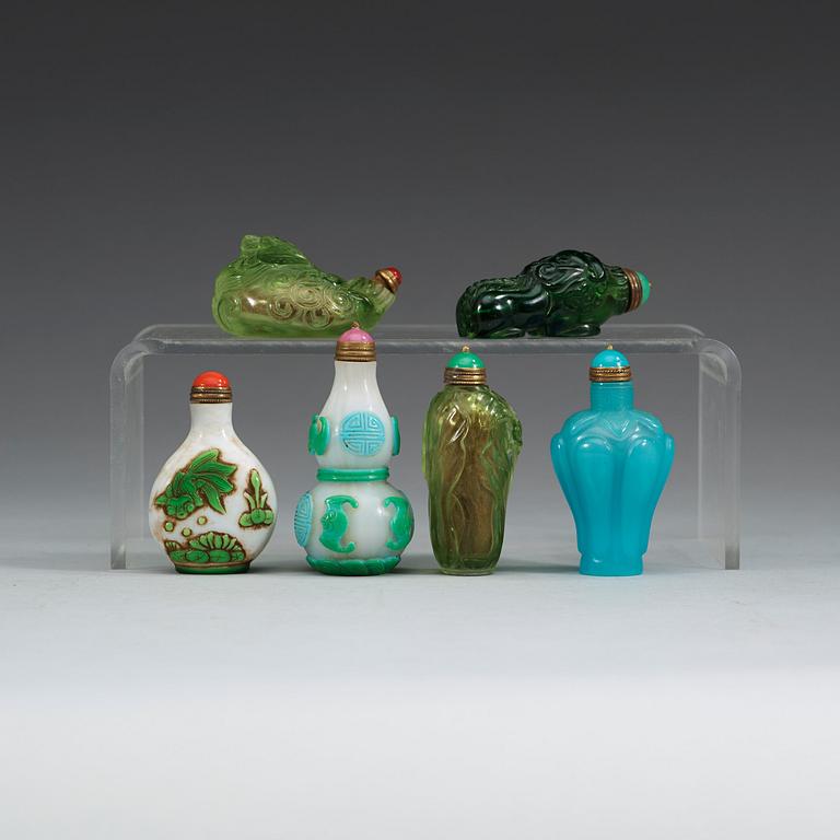 SNUSFLASKOR, sex stycken, pekingglas. Kina, 1900-tal.