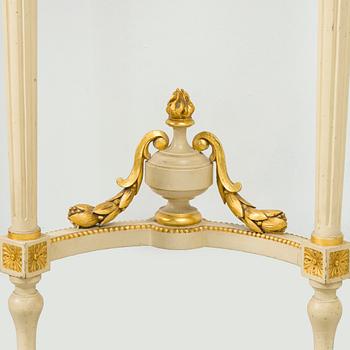 Trymåspegel med konsolbord, 1900-talets början.