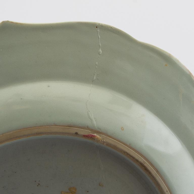 Service pieces 5 pcs China 18th century porcelain.