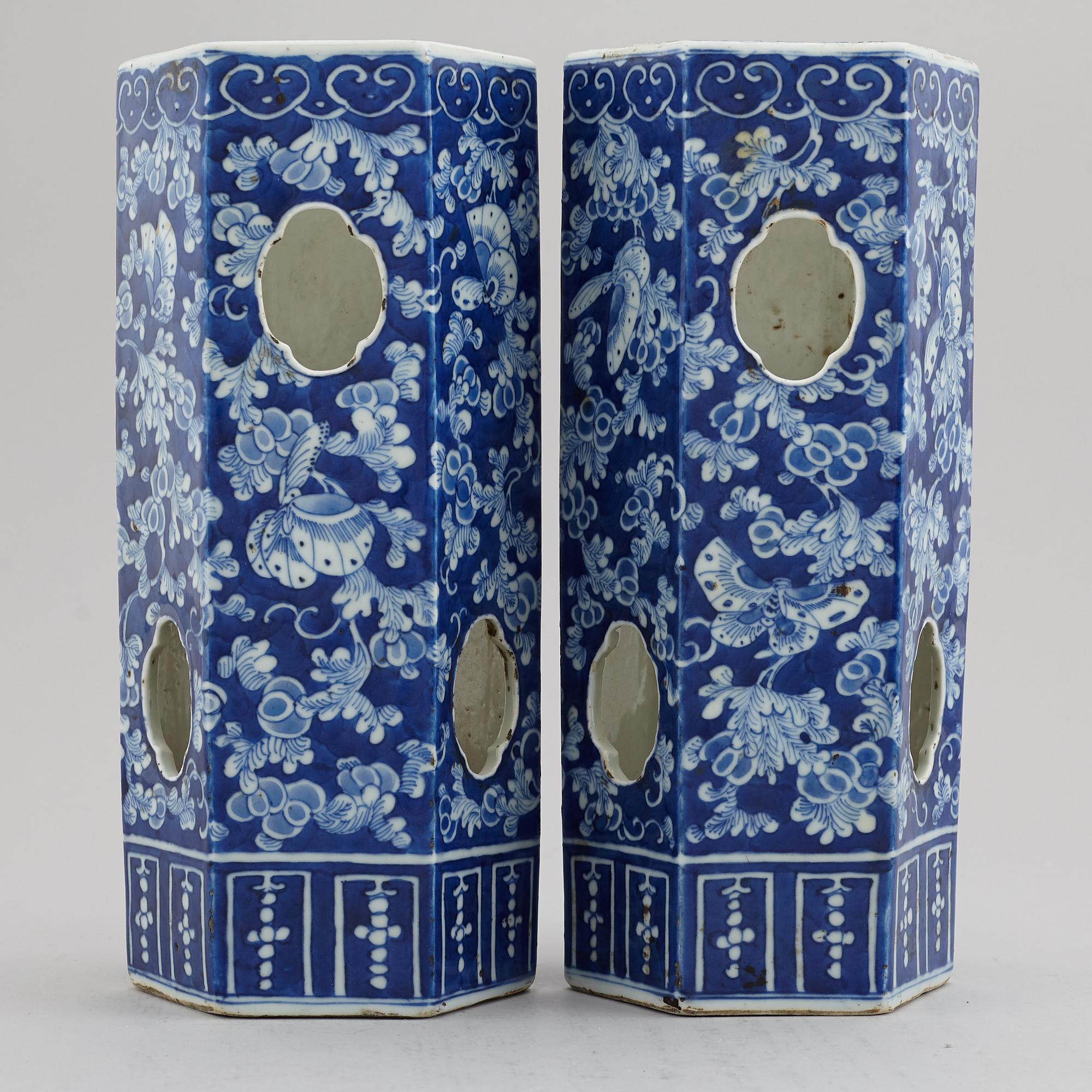 A pair of lanterns/mounted as lamps, late Qingdynasty, circa 1900.