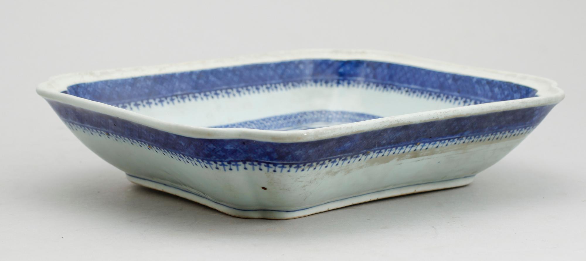 TERRINFAT, porslin, Kina, 1800-tal.