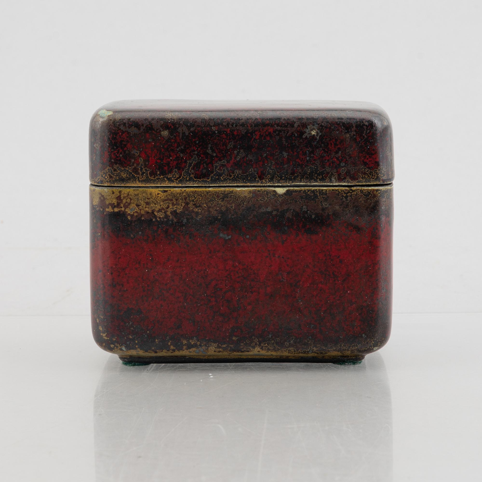 Hans Hedberg, an earthenware box with lid, Biot, France.