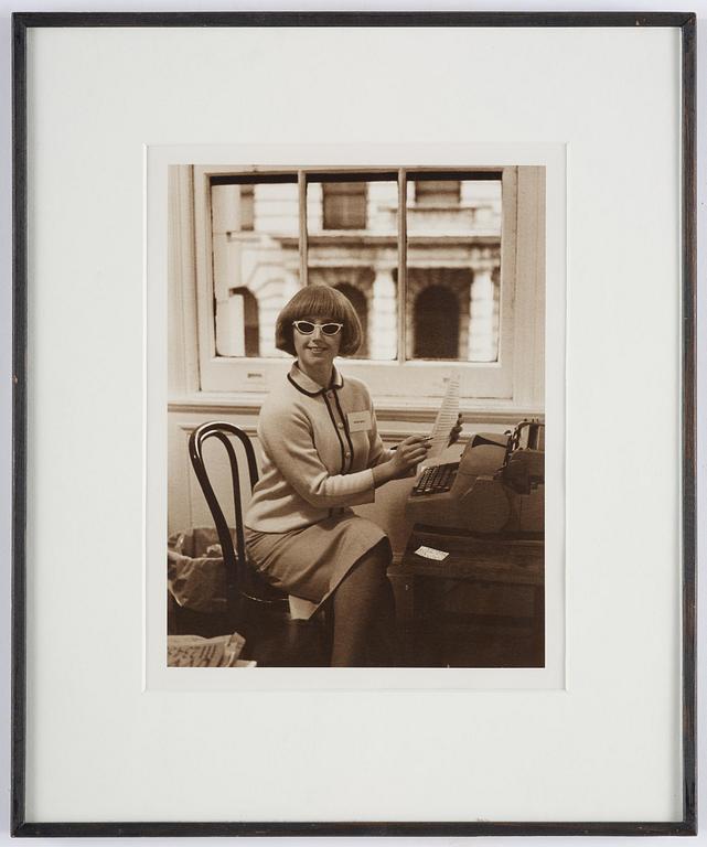 Cindy Sherman, "Untitled (Secretary)", 1977-1978.