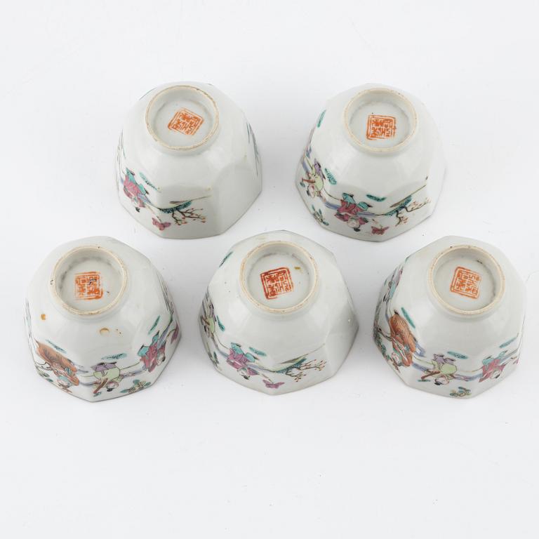 A set of five porcelain cups, China, late Qing dynasty, around 1900.