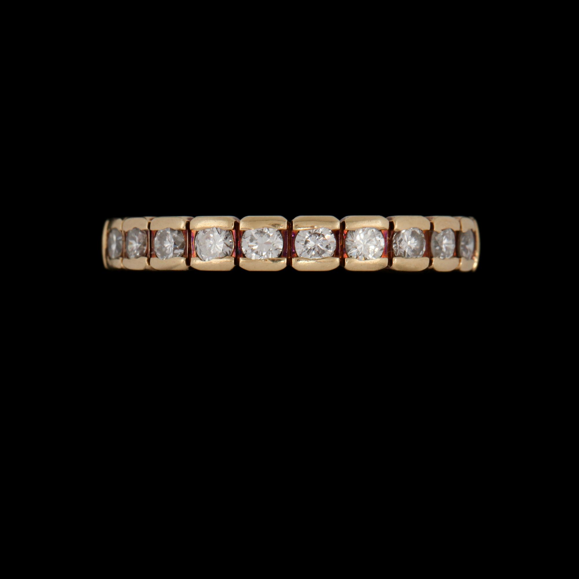 ALLIANSRING, 14k guld med 10 briljantslipade diamanter, totalt 0.60 ct, utländska stämplar. Vikt 4 g.