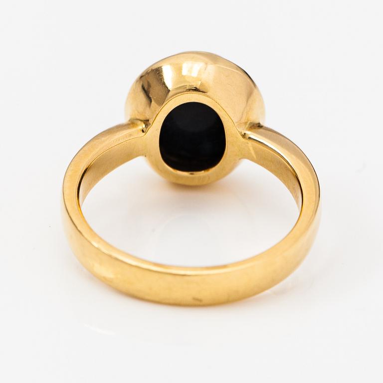 Ring, 18K guld och svart opal ca 1.35 ct.