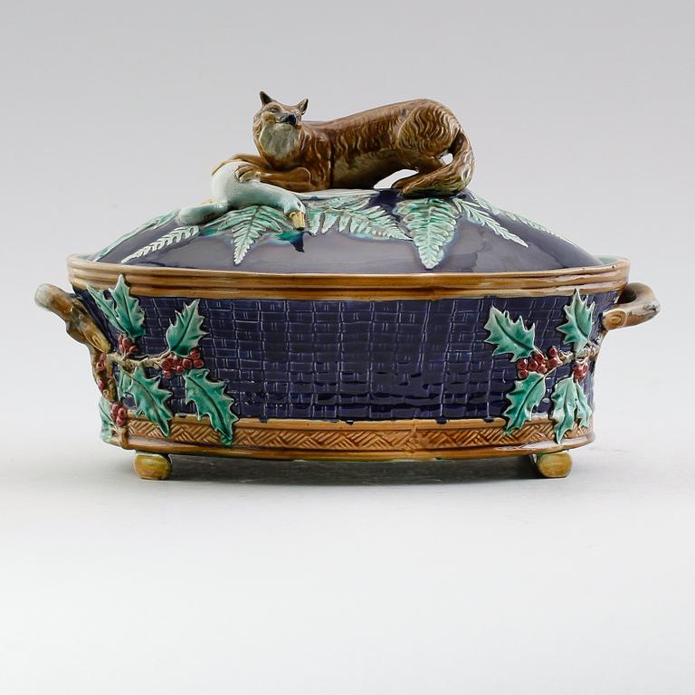 TERRIN, majolika, sannolikt Tyskland, omkring år 1900.