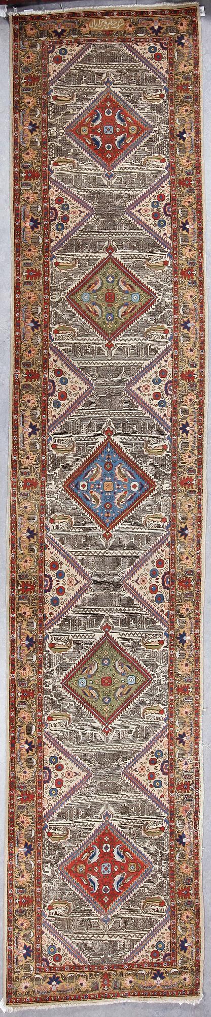 GALLERIMATTA, old Täbris sannolikt. Ca 479 x 95 cm.