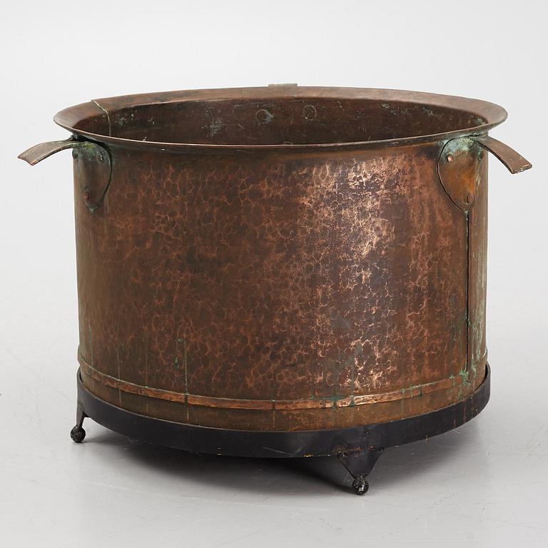 A copper barrel, 19th century.