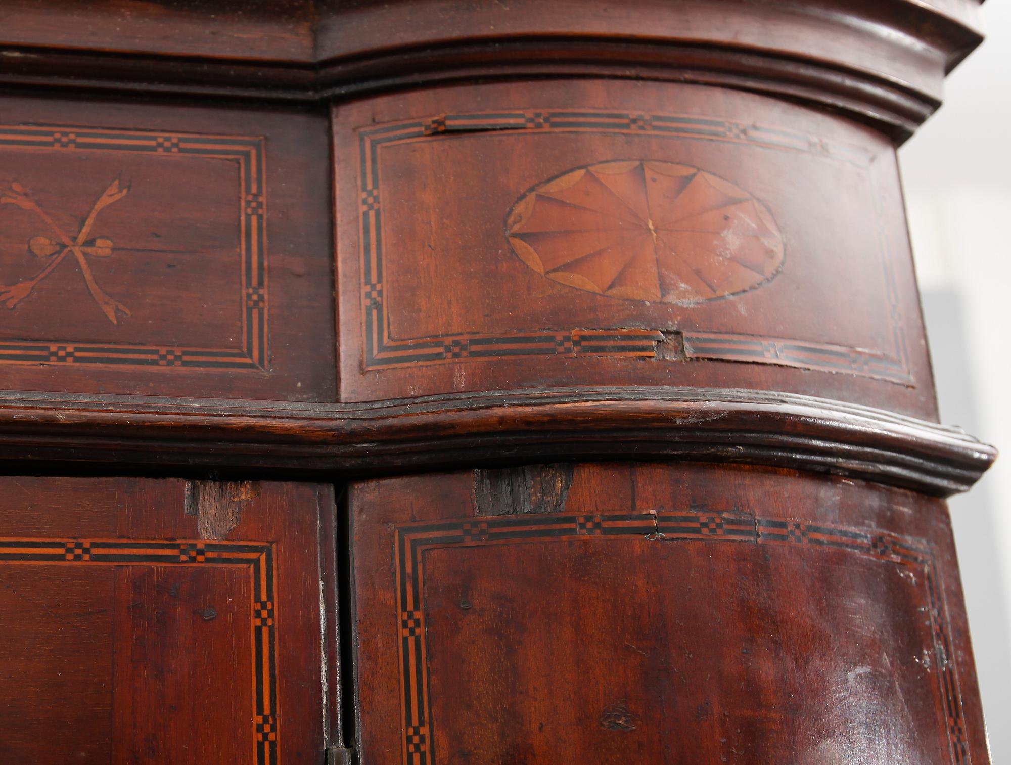 KLÄDSKÅP, England, 1900-talets första hälft.