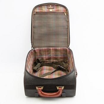 Mulberry, vintage suitcase.