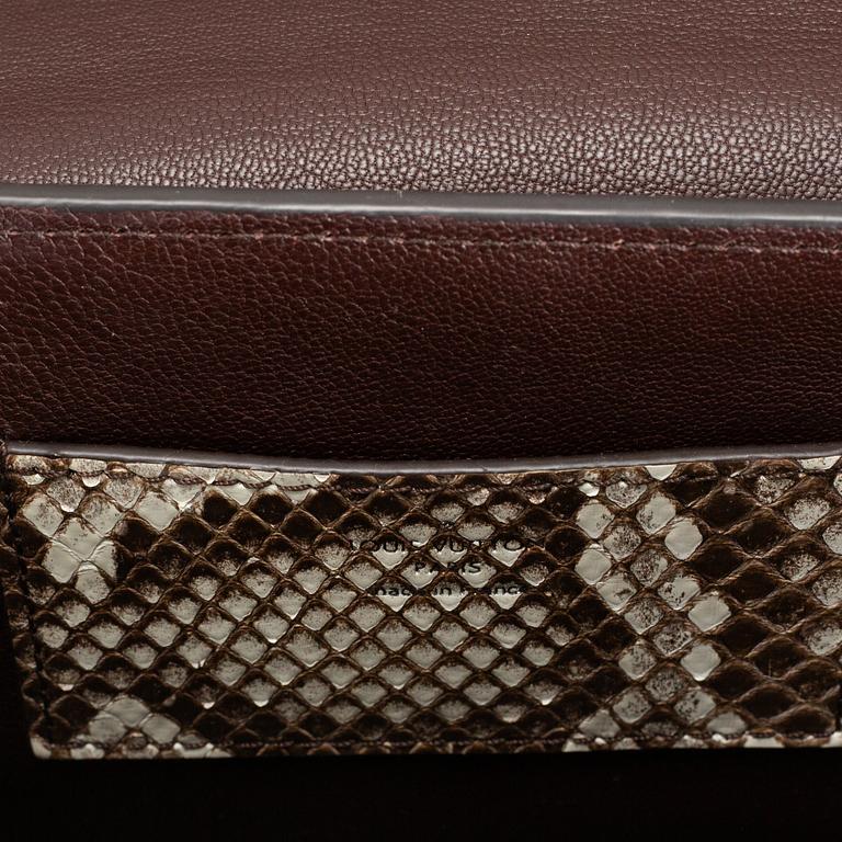 LOUIS VUITTON, "Twist MM shoulder bag" 2015.