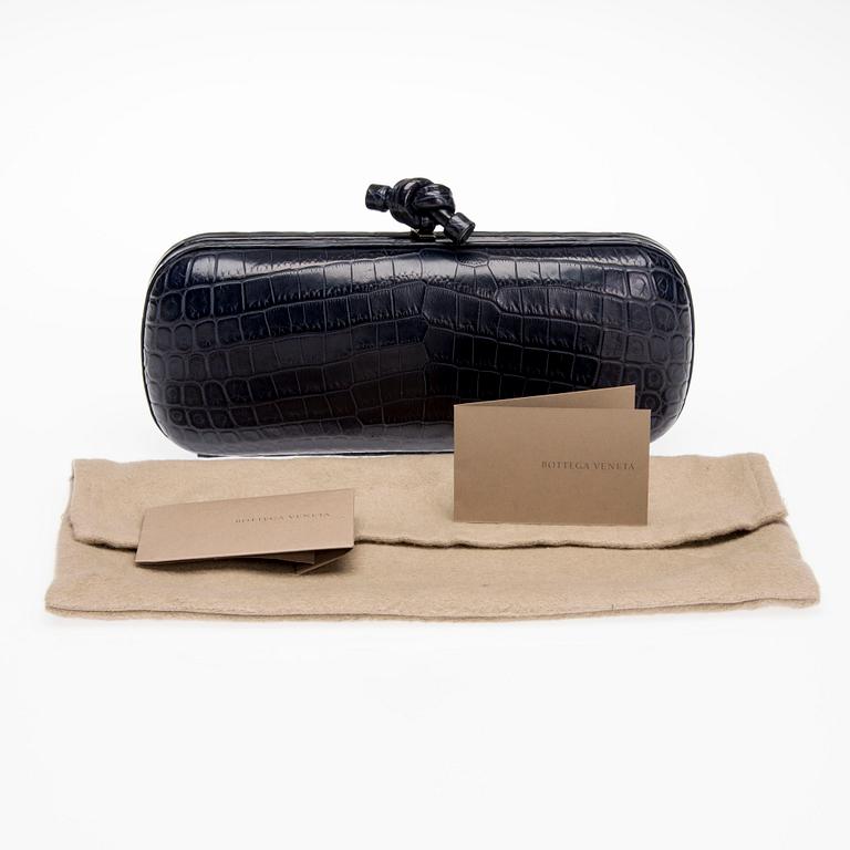 LAUKKU, "Elongated Croc Knot", Bottega Veneta.