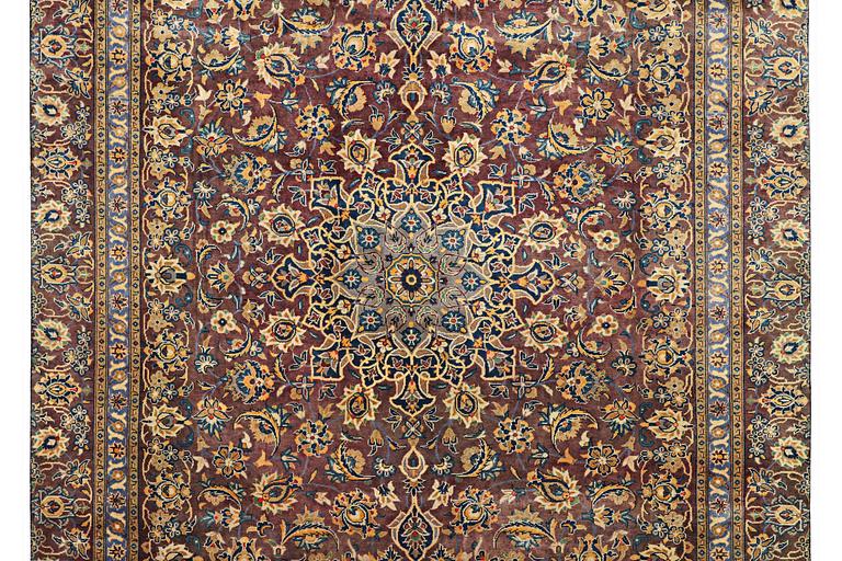 A carpet, Najafabad, c. 325 x 209 cm.