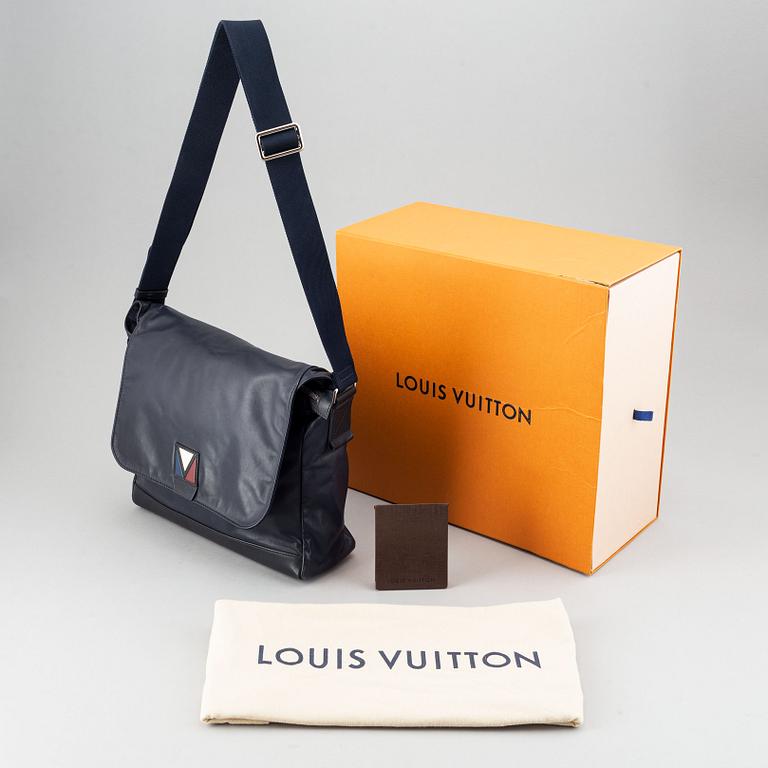 Louis Vuitton, messenger bag, Americas Cup, 2017.
