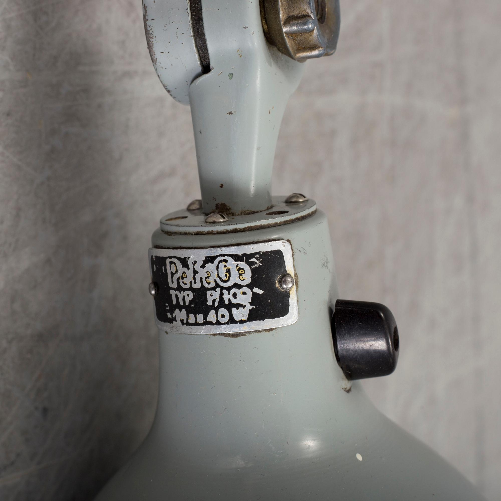 INDUSTRILAMPA, Pefege, EG Eriksson Mekaniska Verstad AB Stockholm, 1900-talets mitt.