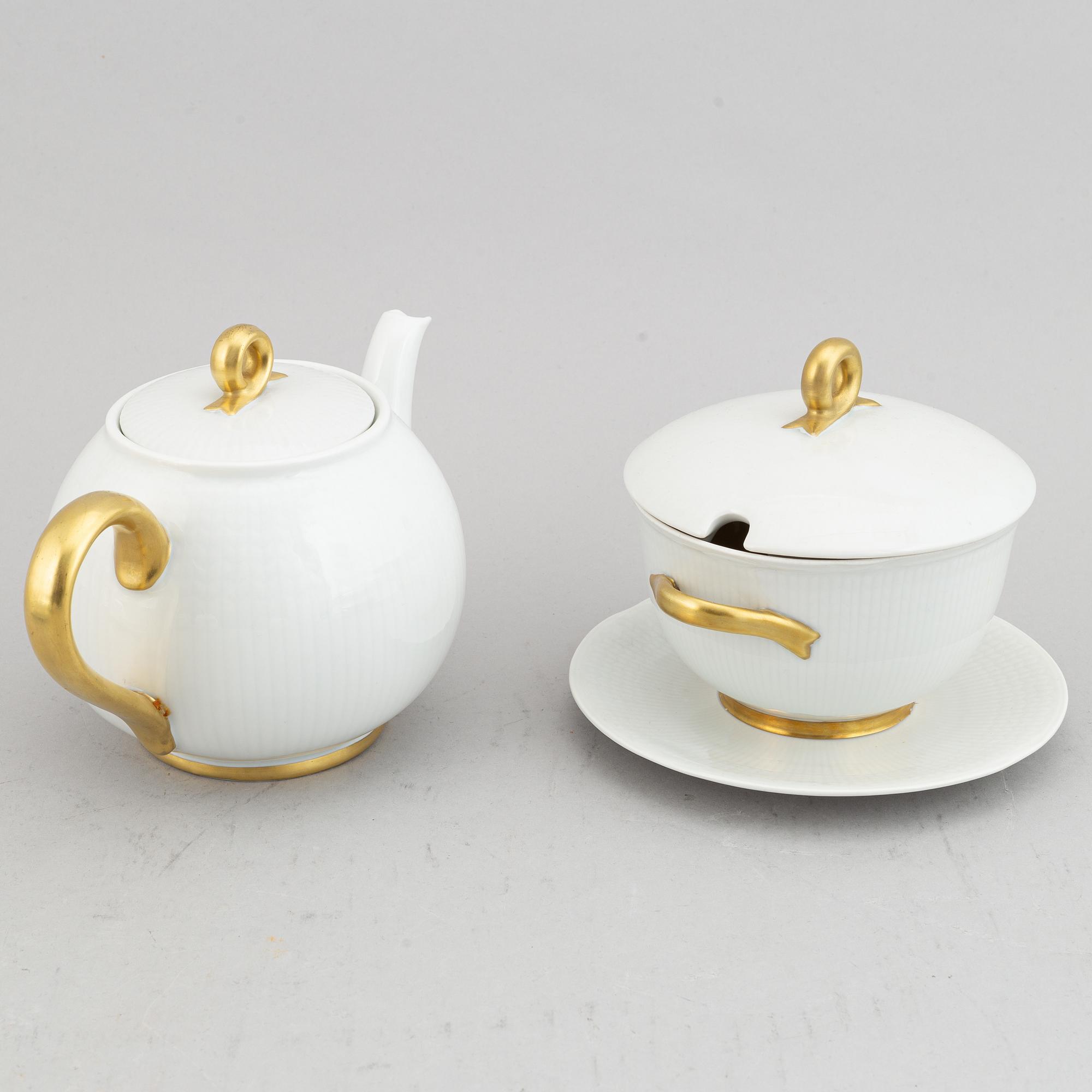Louise Adelborg, Mat, kaffe- och teservis, Porslin, 110 delar, "Swedish Grace"/"Nationalservisen", Rörstrand.