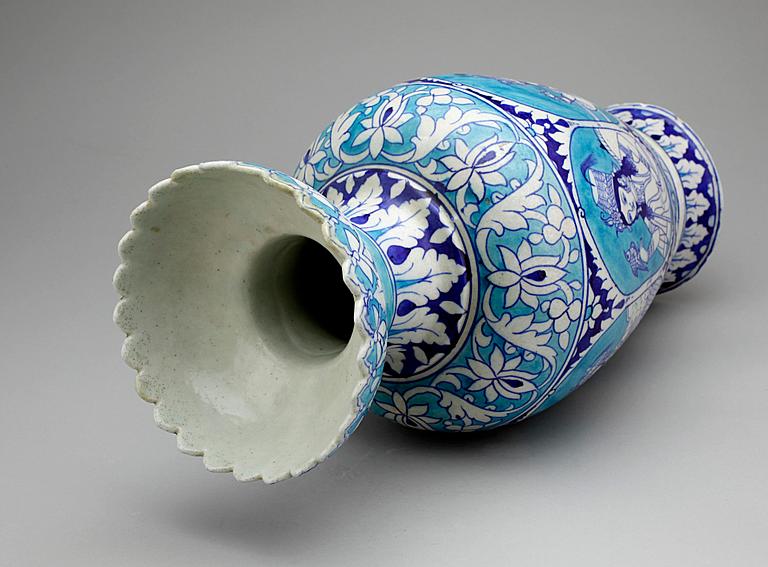 GOLVVAS, keramik, sannolikt Persien, 1800/1900-tal.