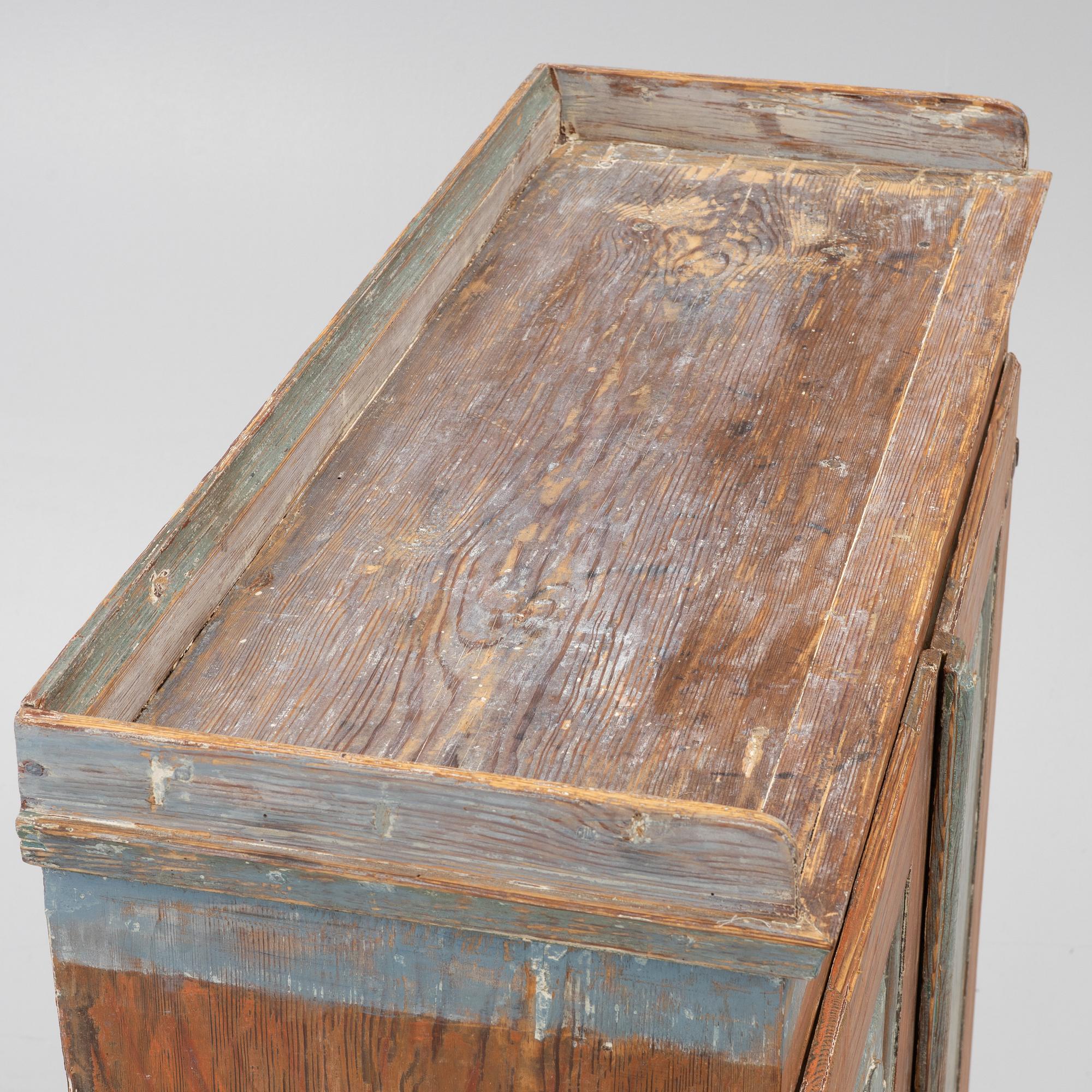 Cabinet, 19th century.