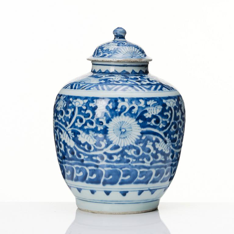 A blue and white jar with cover, Ming dynasty (1368-1644).