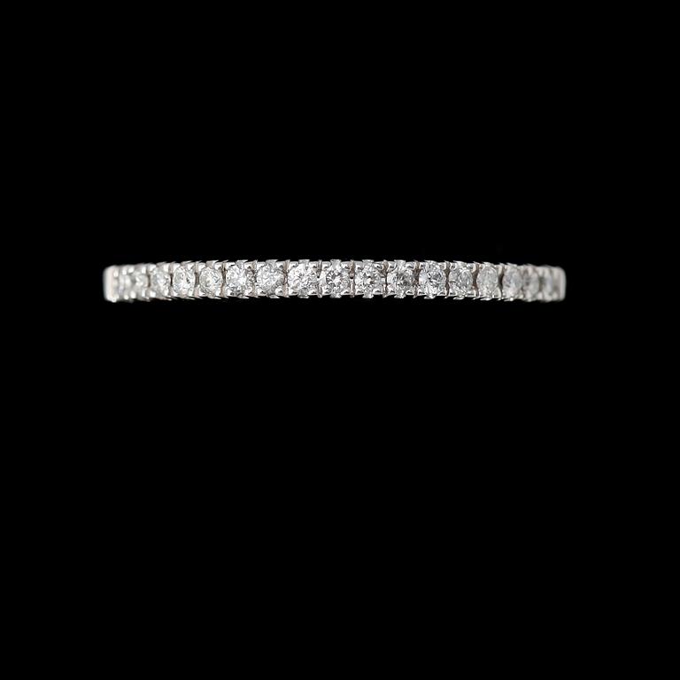RING, 14k vitguld, diamanter tot ca 0.20 ct.