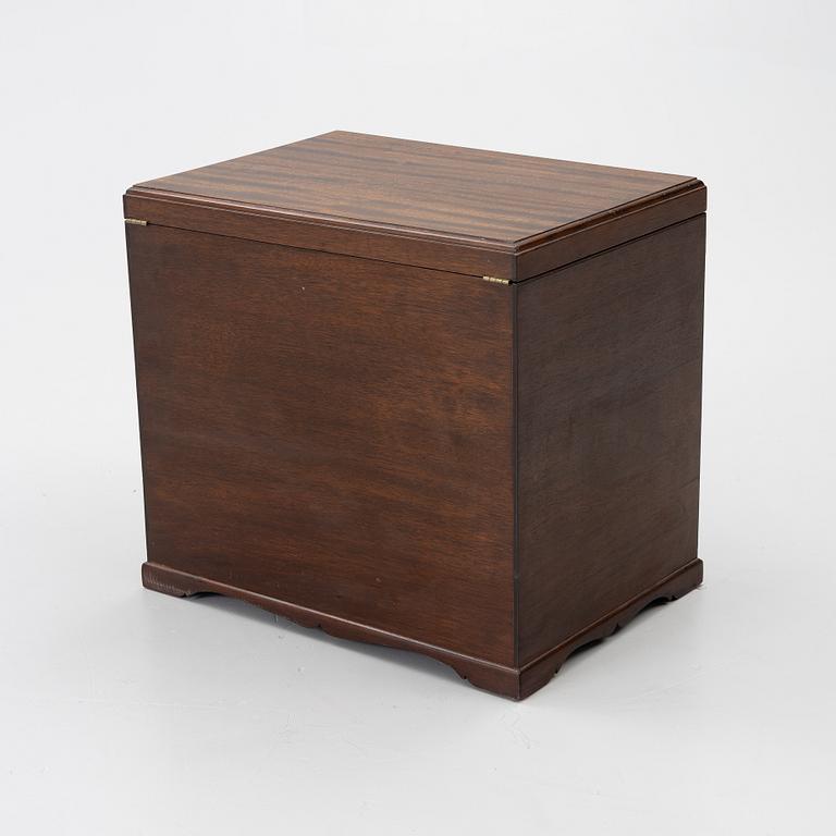 Casket with a cutlery service, approximately 218 pieces, silver, model "Adlerstråhle", GAB, 1917.