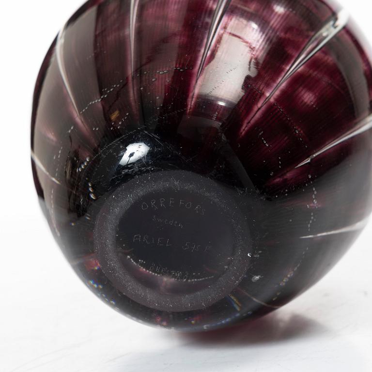 Edvin Öhrström, an ariel glass vase, Orrefors 1950.