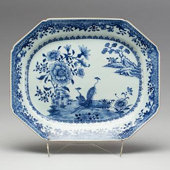 SERVERINGSFAT, porslin, Kina Qianlong(1736-1795).