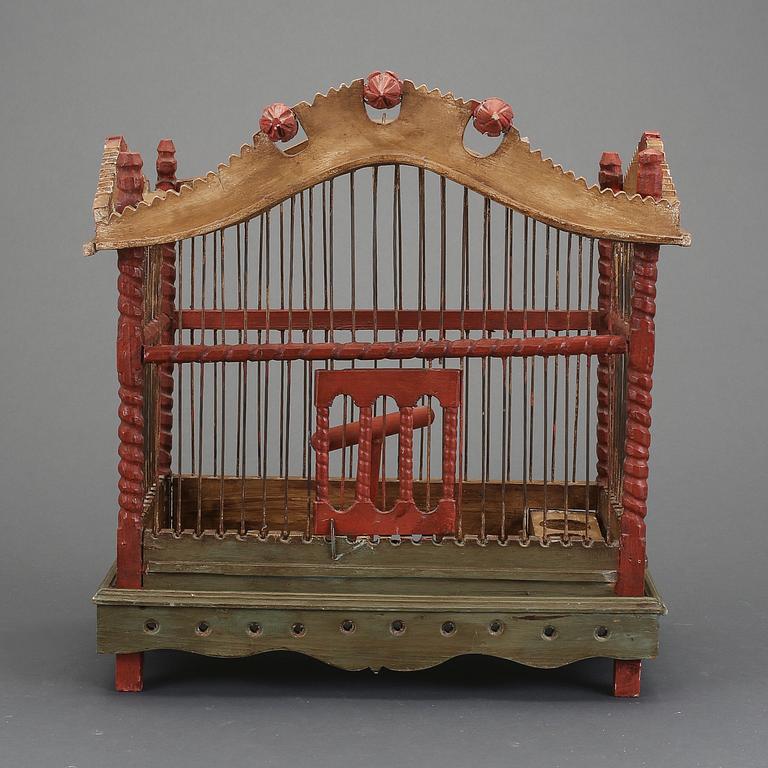 FÅGELBUR, bemålat trä. 1900-tal.