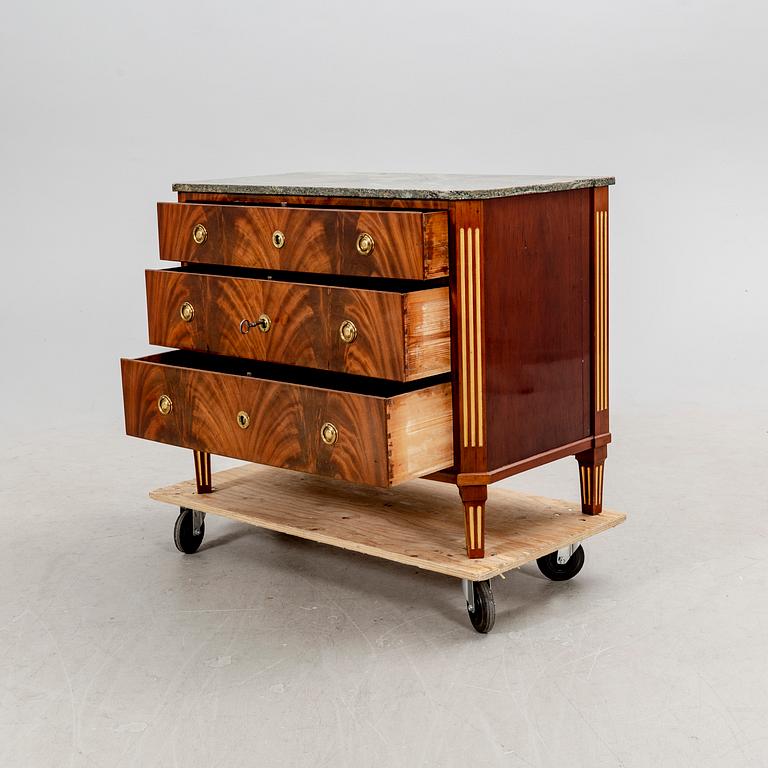 A late Gustavian mahogany dresser early 1800s.