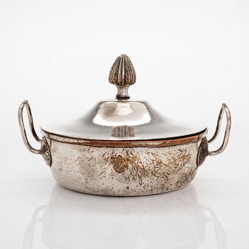 A French 20th century serving dish, a s.k légumière.