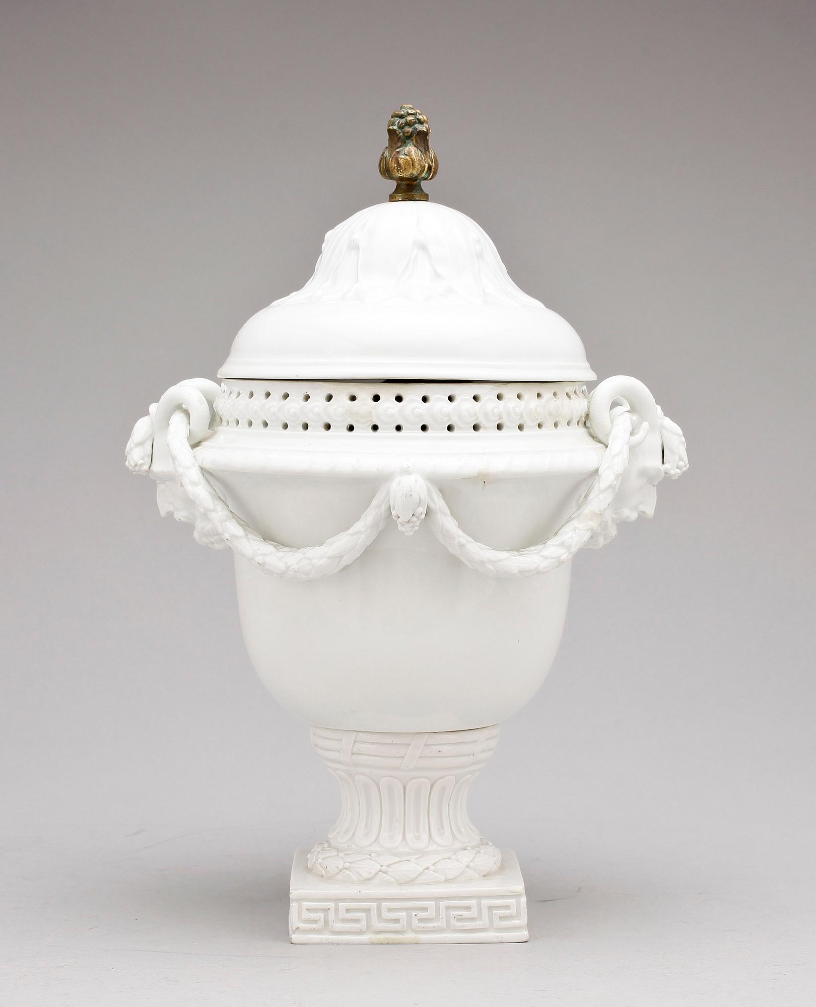 LOCKURNA, porslin, Louis XVI, troligen Meissen och 1700-tal.