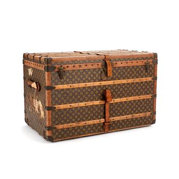 270. LOUIS VUITTON, a Monogram canvas trunk, late 19th/early 20th century.
