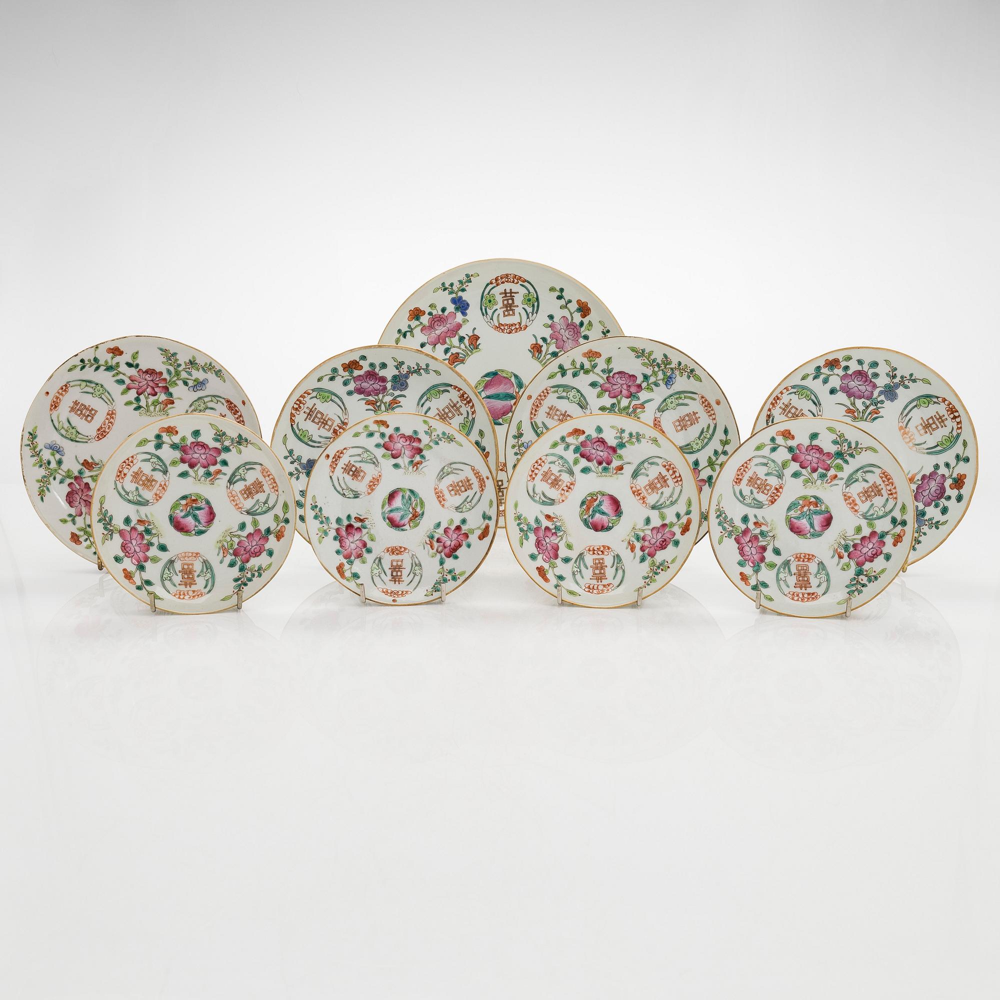 Nine late Qing dynasty porcelain plates, early 20th century.