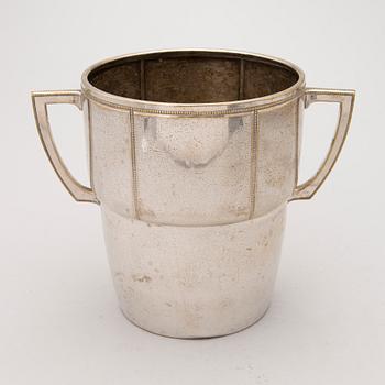 A silver plated champagne bucket from WMF, Germany, 1910-1918.