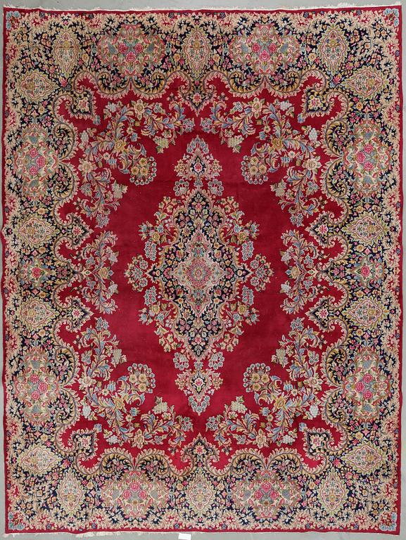 MATTA, old Kirman, ca 390x293 cm.