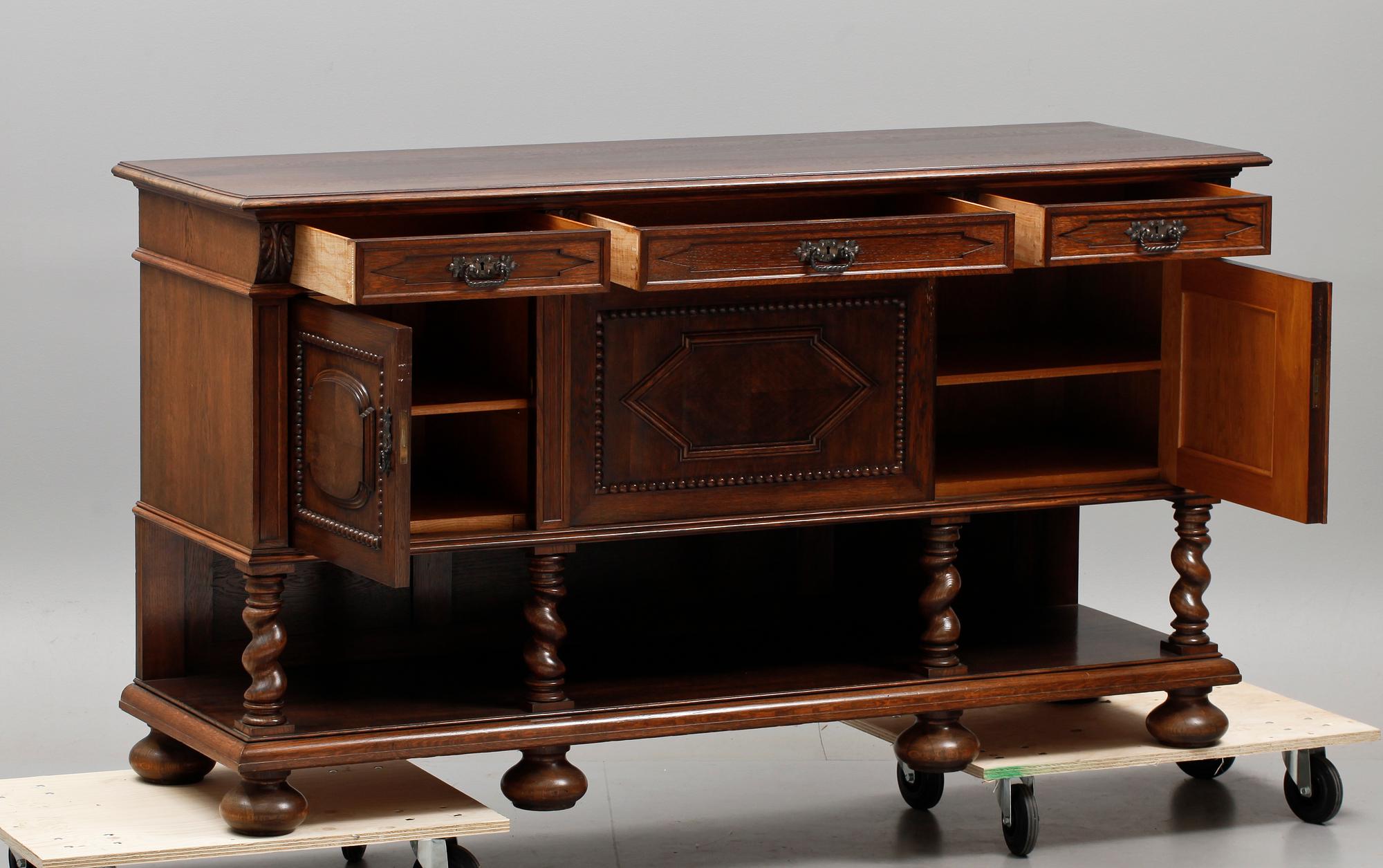 MATSALSMÖBLEMANG, 15 delar, barockstil, 1900-talets början.