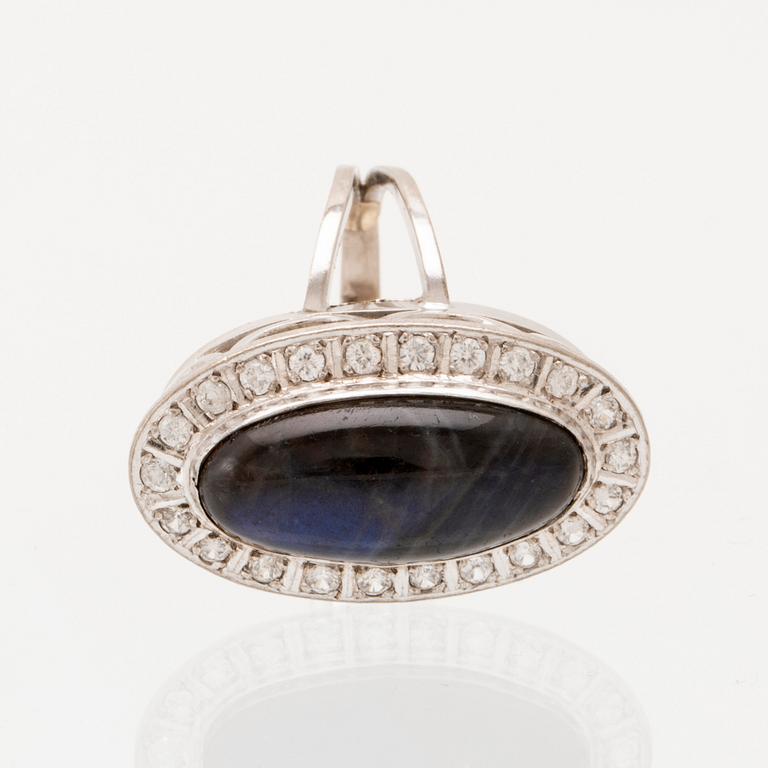 Elon Arenhill, Ring/Cocktail ring 18K white gold with cabochon-cut labradorite and antique-cut stones, Malmö 1975.