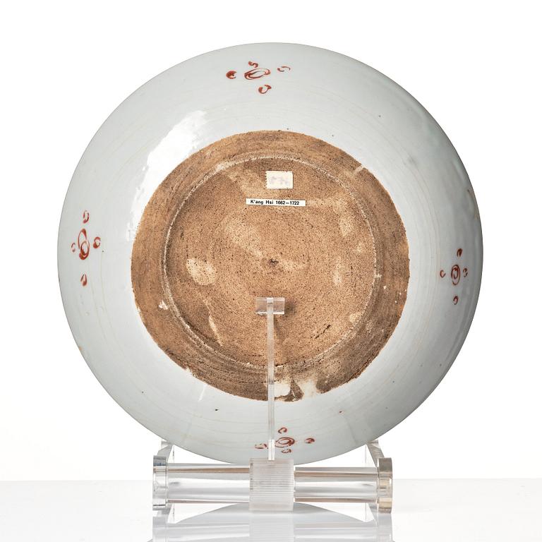 A famille verte dish, Qing dynasty, Kangxi (1662-1722).