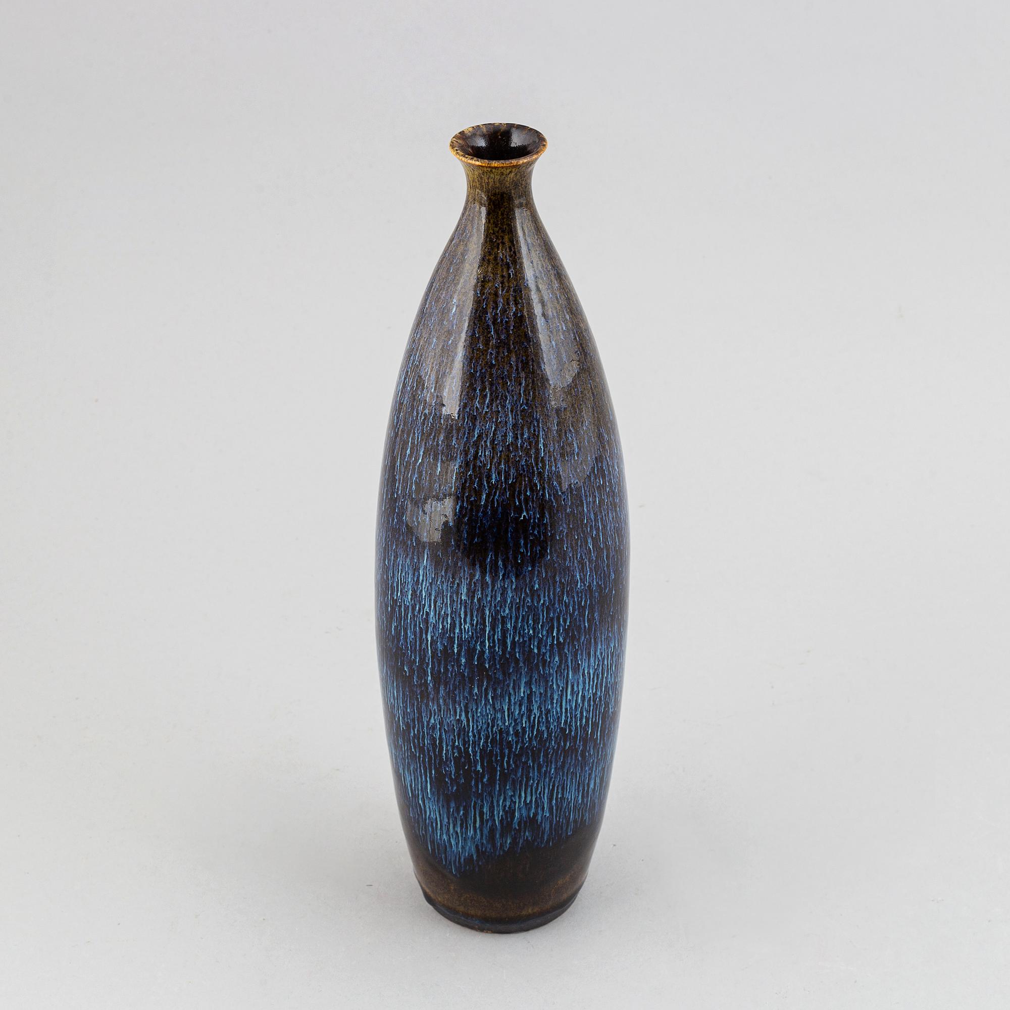 A unique stoneware vase by Carl-Harry Stålhane, Rörstrand.
