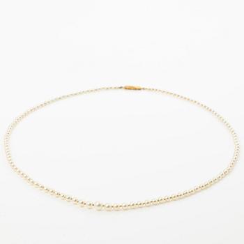 Collier odlade pärlor lås 18K guld.