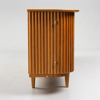 Bertil Fridhagen, a rare elm sideboard, Svenska Möbelfabrikerna, Bodafors, 1940s.