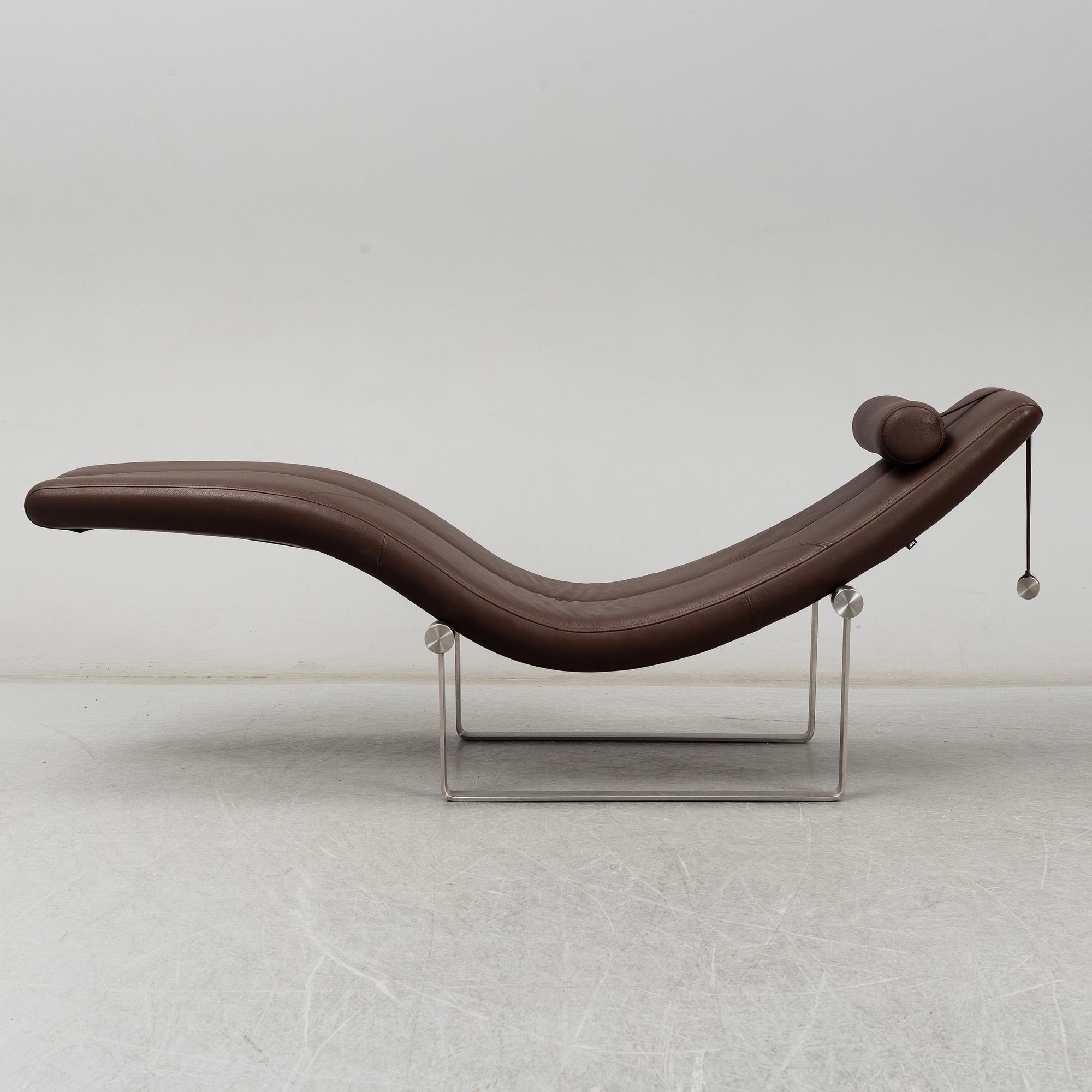 CARL-HENRIK SPAK, a letaher covered 'Viper' recliner from Ire Möbel.